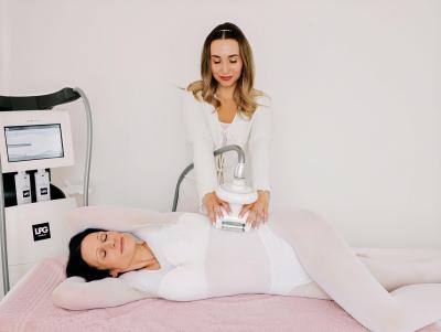 Authentische brandingfotos für Kosmetikerin im Beauty Studio
