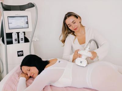 Authentische brandingfotos für Kosmetikerin im Beauty Studio