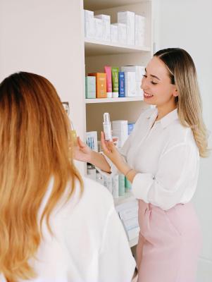 Authentische brandingfotos für Kosmetikerin im Beauty Studio
