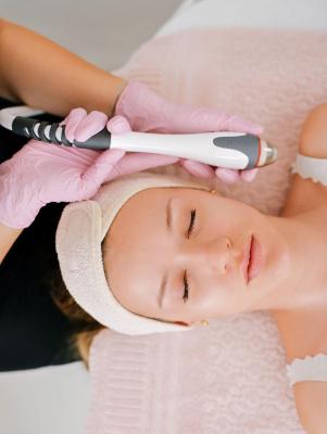 Authentische brandingfotos für Kosmetikerin im Beauty Studio