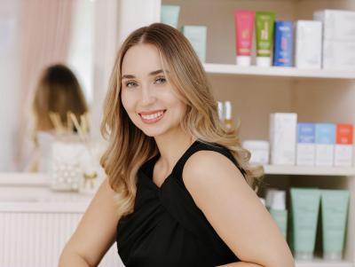 Authentische brandingfotos für Kosmetikerin im Beauty Studio